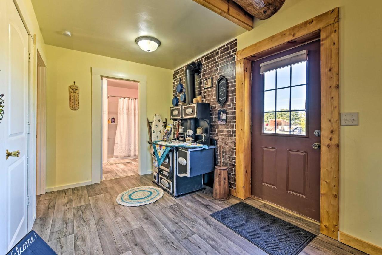 Honey House Cabin - A Quiet Countryside Retreat! Nappanee ภายนอก รูปภาพ