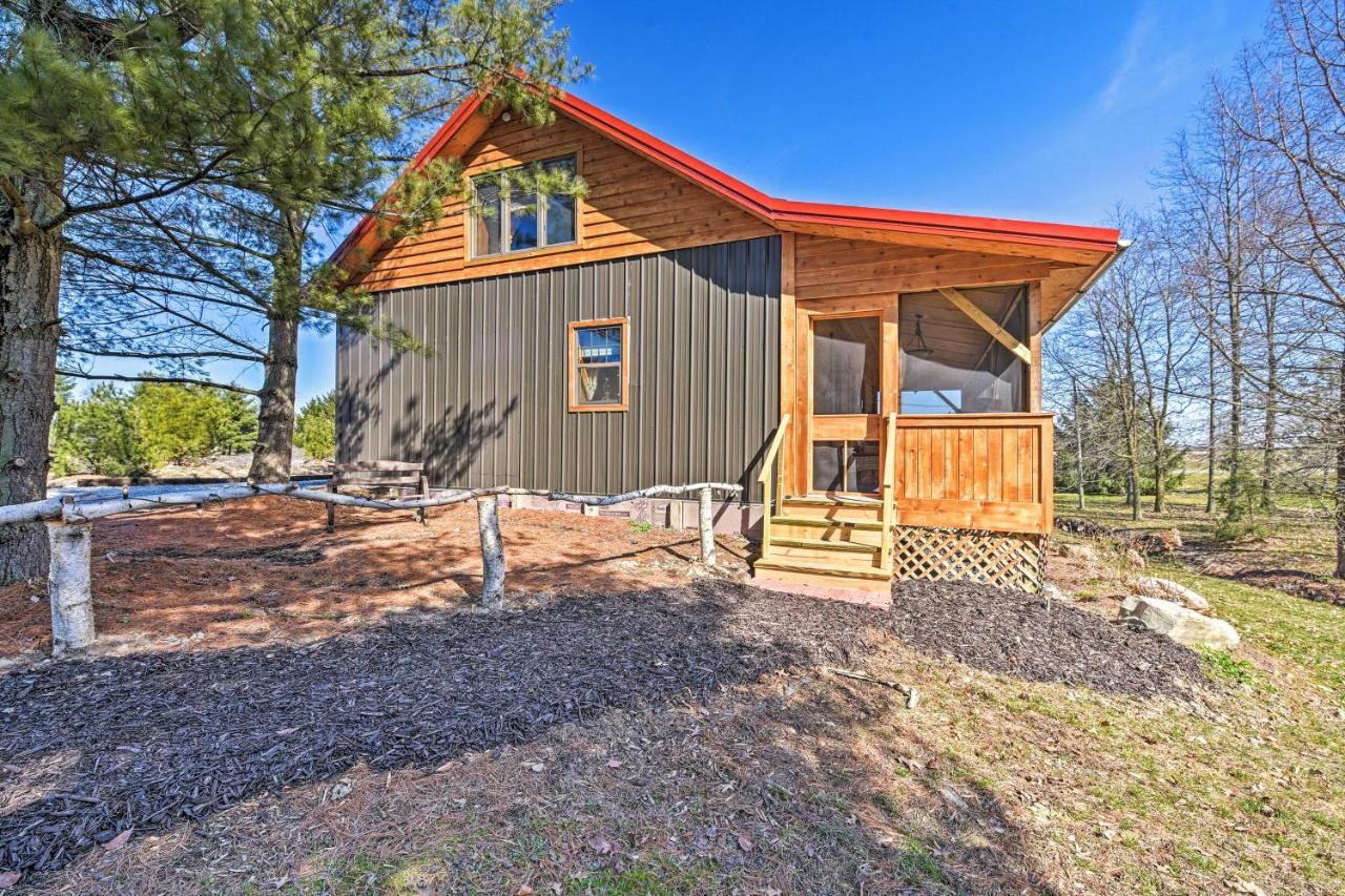 Honey House Cabin - A Quiet Countryside Retreat! Nappanee ภายนอก รูปภาพ